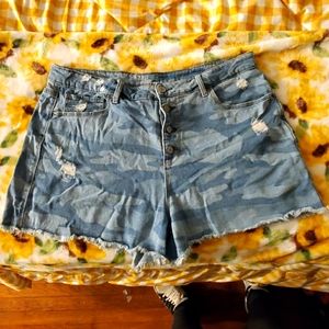 Women High Rise Camo Shorts